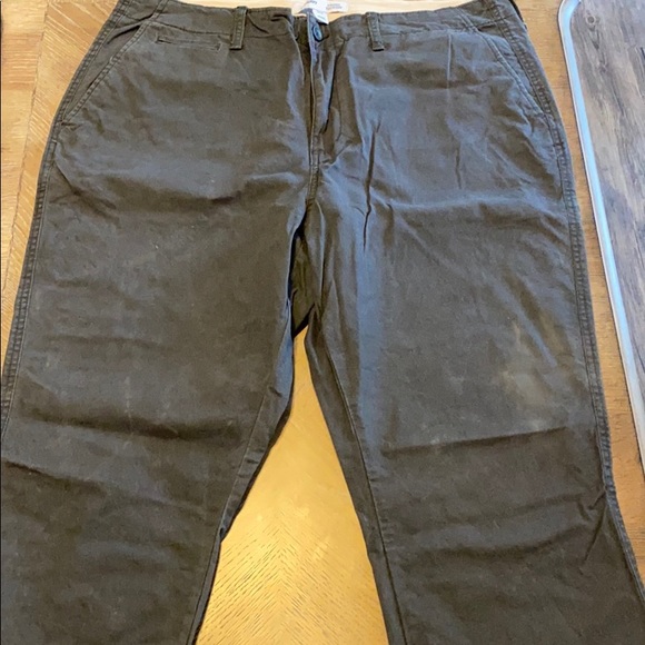 Old navy pants - Picture 2 of 4